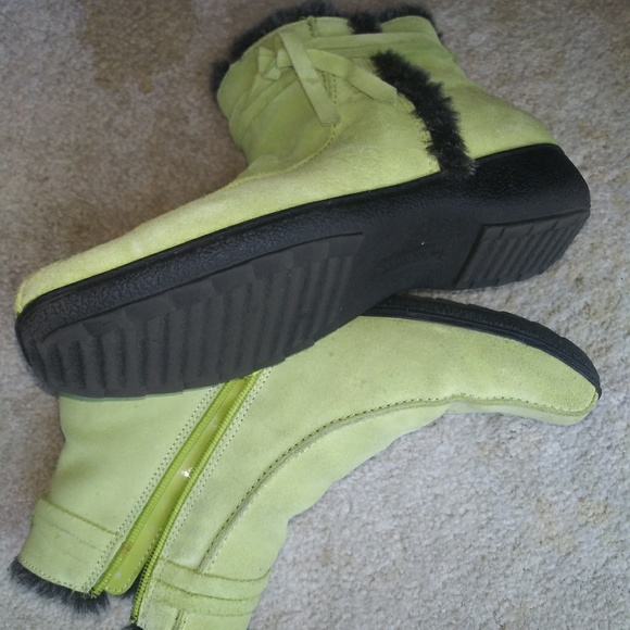 Lime green suede booties - Picture 6 of 7